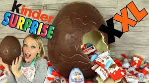 Recette Kinder Surprise Xxl Un Oeuf Geant Rempli De Surprises Youtube Atelier De Roxane Kinder Surprise Roxane Et Louane