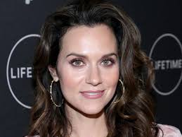 One Tree Hill Star Hilarie Burton Says She S Received Graphic Prison Mail From Men About Her Feet Ustimetoday