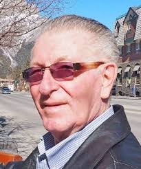 Carol Manz's Instagram, Twitter & Facebook