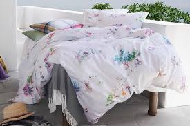 Leinen Co Kuhlende Bettwasche Fur Guten Schlaf Im Sommer