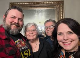 Join me tonight for the Watercolor Watercooler. It's for NWS members, if  you agent's a member sign up and catch up@on past Watercolor Watercooler's  and get a discount to enter the International