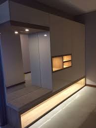 Moderne vintage garderobe aus marmor & metall, 1960er. Untitled Foyerdesign Garderoben Eingangsbereich Schrank Design