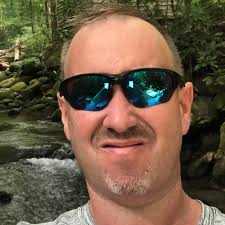 🚨 Manchester United plan to offload up to 200 more employees, which would  increase the total number of redundancies