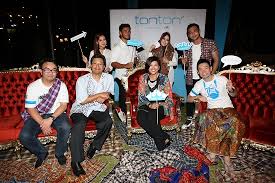 Dorang tak dapat masukpun sebab ahli keluarga terdekat je yang boleh masuk. Penaberkala Tonton Macam Vip Di Tonton Com My