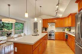 Honey Shaker Parawood Pius Kitchen Bath Honey Oak Cabinets Wood Floor Kitchen Kitchen Flooring