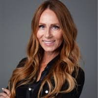 Kate Porter's Instagram, Twitter & Facebook