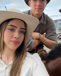 La bellísima Carmense, María José Giler Mendoza, es la nueva soberana de El  Carmen