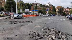 Jun 08, 2021 · maltempo, nubifragio su roma: Maltempo Roma Visconti Fdi Battistini Si Apre In Due Balduina Senza Corrente Primavalle Crollano Muri Romadailynews
