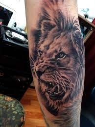 Lion Tattoo On Man S Under Arm Took Four Hours Lion Tattoo Cool Tattoos Tattoos