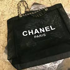 Selain dikerenakan kualitas bahan yang sangat baik, model terbaru yang. Jual Tas Chanel Gift Original Branded Bag New Fesyen Wanita Tas Dompet Di Carousell
