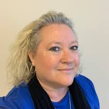 Sandra Danielson's Instagram, Twitter & Facebook