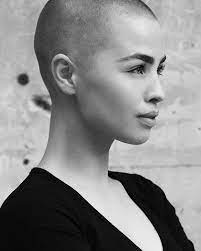 Kurzhaarschnitte 2019 Fur Frauen Die Besten Moglichkeiten Um Auf Dem Foto Zu Liegen Kurz Haar Frisuren Kurzhaarschnitte Glatze Haare Kurz Geschnittene Frisuren