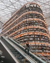 Starfield library when it opened back in 2017. Starfield Library Seoul South Korea Isn T It A Dream Place It S A 2 Floor Library With Floor To Ceiling B Floor To Ceiling Bookshelves Underground Instagram
