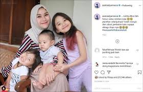 Warna cat rambut miranda terpopuler. Orangtua Gaul 4 Artis Ini Izinkan Anak Mengecat Rambut Meski Masih Kecil