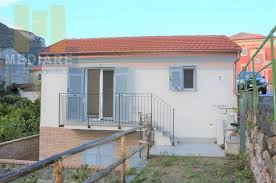 Casa indipendente in vendita da privato a finale ligure vico ninetta, 22. Habiqui Mediare Wicasa Srl
