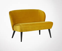 Sous ses airs de canapé 2 places, ce confortable canapé 2 places et demi offre une assise plus généreuse pour davantage de confort. Petit Canape Velours 110cm 2 Places Marque Woood Plusieurs Coloris