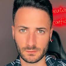 ▷ Biografía de Sensillocons ◁ Edad, estatura, novio, piloto