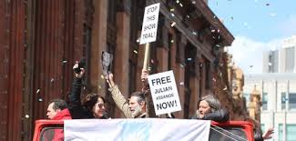 Whether you prefer the convenience of an electric can opener or you're perfectly fine with the simplicity of manual models, a can opener is an indispensable kitchen tool you can't live without unless you plan to never eat canned foods. 28 06 2021 Ein Hauptzeuge Gegen Assange Packt Aus Tageszeitung Junge Welt