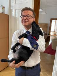 — rudi anschober (@rudi_anschober) april 13, 2021. Rudi Anschober Heute Hatten Wir Wieder Einmal Viele Termine Und Darunter Auch Den Besuch Von Luis Einem 15wochigen Labi Facebook
