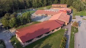 Syftet med rapporten är därför att bedöma personsäkerheten i händelse av brand och därefter, vid behov, ge förslag på åtgärder till skolan. Hjortakroksskolan Solvesborgs Kommun