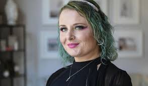 Kimberly Weller's Instagram, Twitter & Facebook