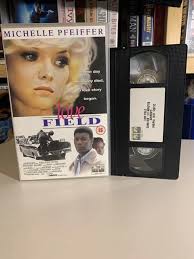 Left Field Love By C.w. Farnsworth : Blu-ray, 4K UHD, DVD Leihen Love Field
