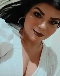 A gente precisa sim, ter mais orgulho de quem somos e de tudo que já  enfrentamos. A vida nos coloca à prova tantas vezes... Perdemos pessoas,  deixamos sonhos pelo caminho, enfrentamos situações