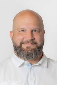 Ian Larose, Real Estate Agent