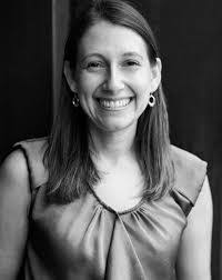 Lisa Kane's Instagram, Twitter & Facebook