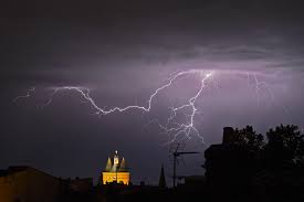 Dans son dernier bulletin, météo france a placé la meuse en alerte orange. Meteo 18 Departements Places En Alerte Orange Orages Ou Vent