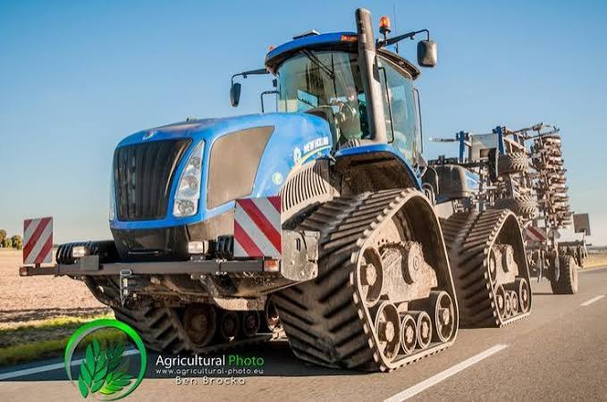 New Holland T9565 Smarttrax II Tractor