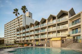 Dreaming of a screamin' good deal? Hospitality List Engineering