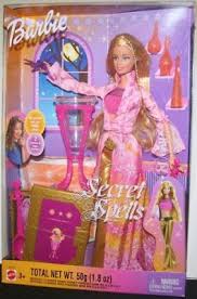 Desde siempre, la afamada muñeca barbie nos ha impresionado porque se convirtió en un icono de moda y belleza. Catalogo De Barbie Online Barbie Hechizos Magicos Secret Spells Charm Girls 2003 Play Line Barbie Barbie Dibujos Cosas De Barbie