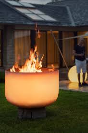 Die Einzigartige Feuerschale Aus Reinstem Quarzglas In 2020 Feuerschale Im Freien Feuer