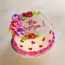 הצטרפו עוד היום באתר ללא המתנה לנציג. Valentine Birthday Cake Valentine Cake Photos Edible Art Bakery Desert Cafe It Is Filled With Ganache And In General Not An Overly Sweet Cake But That S How We Like It Trendsetter