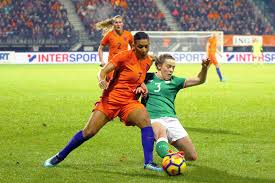 Er is 1 wijziging ten opzichte van de monsterzege op zambia. Goffertstadion Decor Voor Oefenwedstrijd Oranje Leeuwinnen