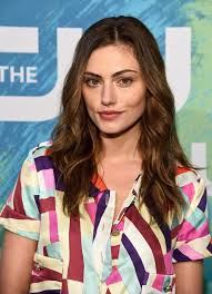She starred alongside aussie actor phoebe tonkin, 24, in both the originals and vampire diaries and are friends both on and off the screen, after striking up a friendship while both featured on h20: Phoebe Tonkin The Vampire Diaries Wiki Fandom