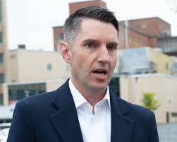 De la poudre aux yeux» dénonce le Parti libéral du Québec