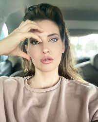 Sotia creatorului de pantofi mihai albu, iulia este in conflict de mai mult timp cu monica lui columbeanu. Iulia Albu Atac La Carmen BrumÄƒ Eu Mor Cu Omagiile Astea