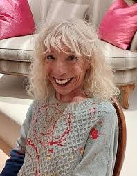 Carrie Katz's Instagram, Twitter & Facebook