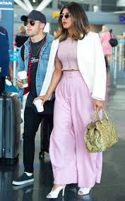 Beda Usia 10 Tahun Priyanka Chopra Dan Nick Jonas Tinggal Seatap