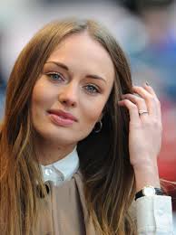 The first avenger as a woman seeking cap's autograph. Laura Haddock Teletraan I The Transformers Wiki Fandom