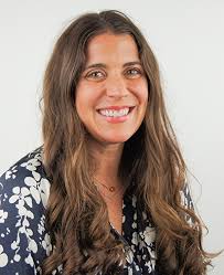 Suzanne Regan's Instagram, Twitter & Facebook