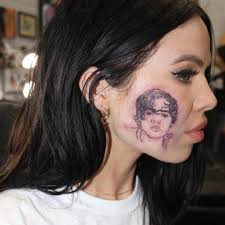 Kelsey Carter's Instagram, Twitter & Facebook