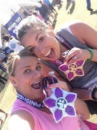 Deanna Leach's Instagram, Twitter & Facebook