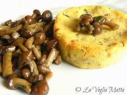 Buona settimana, come procedono le cose? La Voglia Matta Medaglioni Di Polenta Con Funghi Chiodini