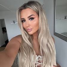 Claudia Mckee's Instagram, Twitter & Facebook