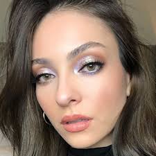 Anna sarelly es popular en redes sociales por los vídeos de belleza y moda que constantemente comparte con sus seguidores. Biografia De Anna Sarelly Edad Estatura Pack Novios Cuanto Gana Laletrade Biografias Musica Y Letras
