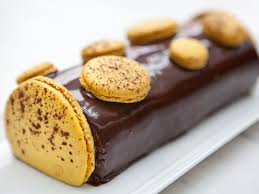 Decouvrez Cette Recette De Buche Chocolat Passion De Pierre Herme Recette Desserts Francais Buche De Noel Recette Buche