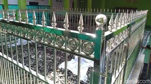 Ketika satu kompi pasukan hizbullah berhasil menembus hingga garis belakang pertahanan zionis israel kisah menarik perang singkat antara hizbullah dan zionist ini. Kisah Ulama Pendiri Laskar Hizbullah Pasukan Yang Berperang Lawan Sekutu